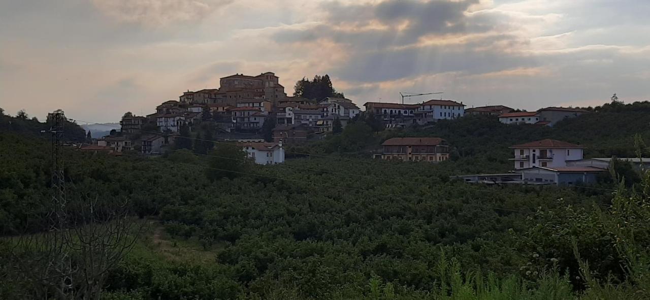 Ristorante Albergo Da Maurizio Cravanzana Luaran gambar