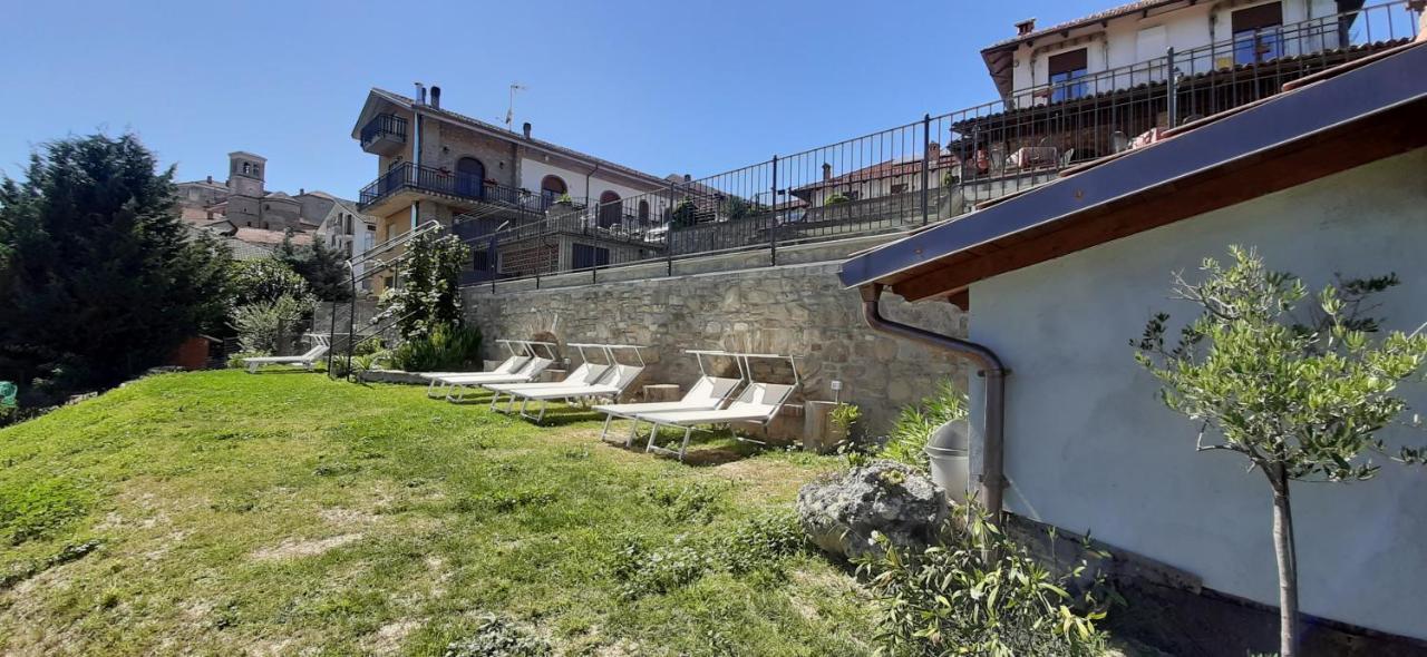 Ristorante Albergo Da Maurizio Cravanzana Luaran gambar