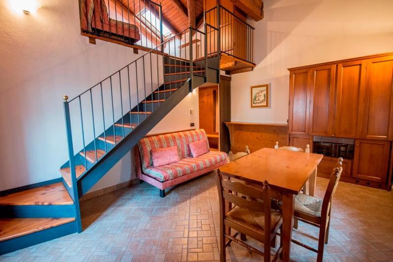 Ristorante Albergo Da Maurizio Cravanzana Luaran gambar