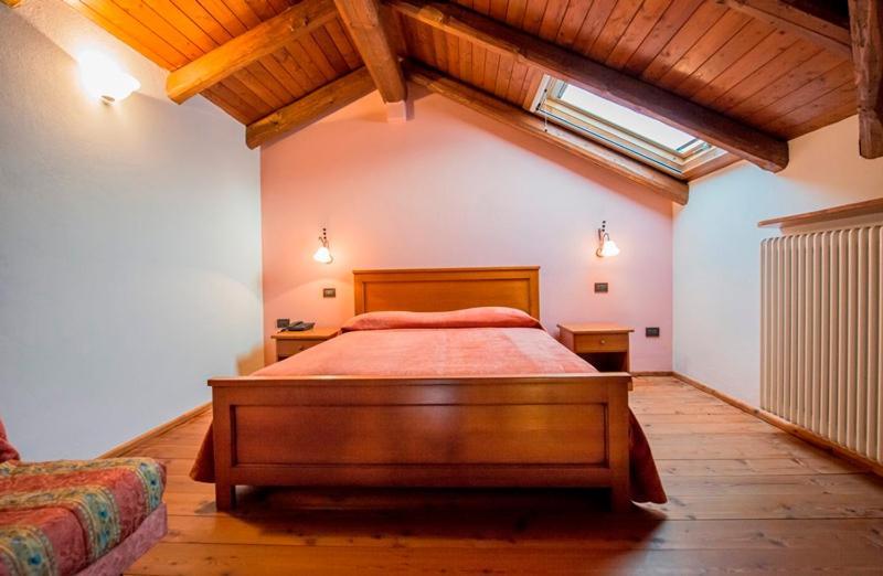 Ristorante Albergo Da Maurizio Cravanzana Luaran gambar