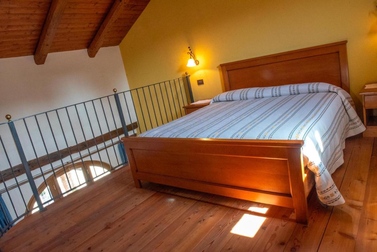 Ristorante Albergo Da Maurizio Cravanzana Luaran gambar