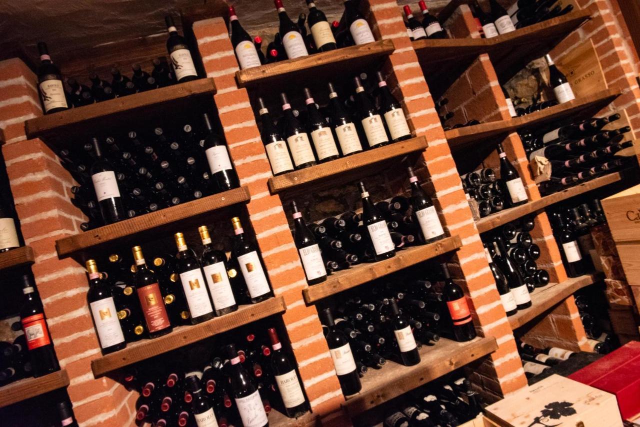 Ristorante Albergo Da Maurizio Cravanzana Luaran gambar
