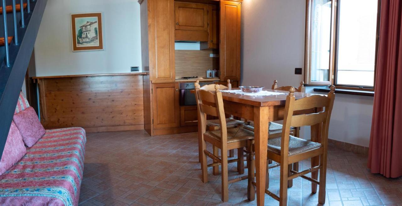 Ristorante Albergo Da Maurizio Cravanzana Luaran gambar