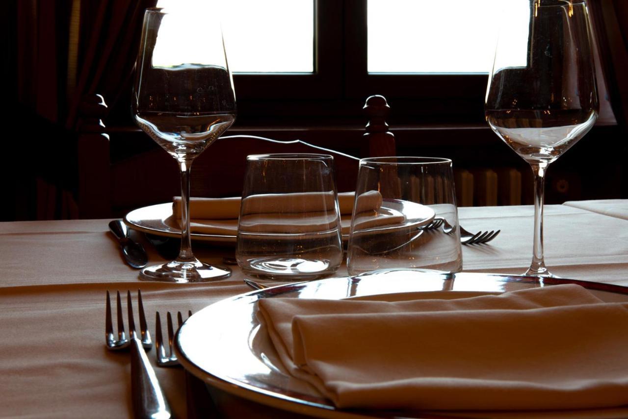 Ristorante Albergo Da Maurizio Cravanzana Luaran gambar